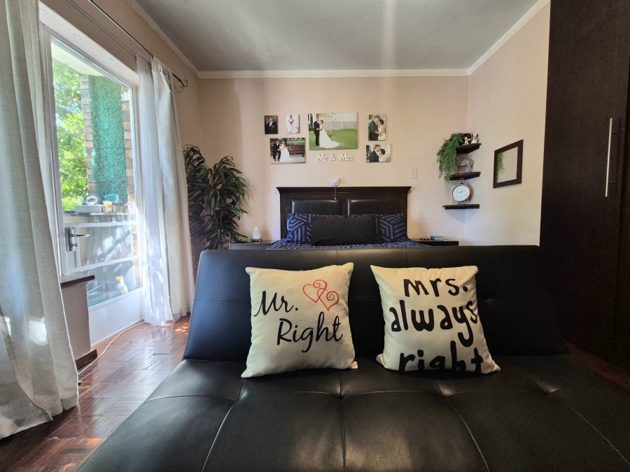 2 Bedroom Property for Sale in Claremont Western Cape